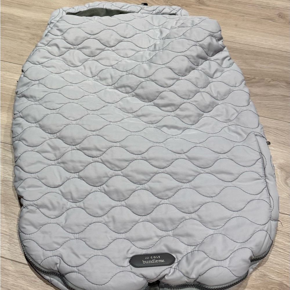 JJ Cole Bundleme Quilted Gray Bunting / Nid d’ange coquille bébé